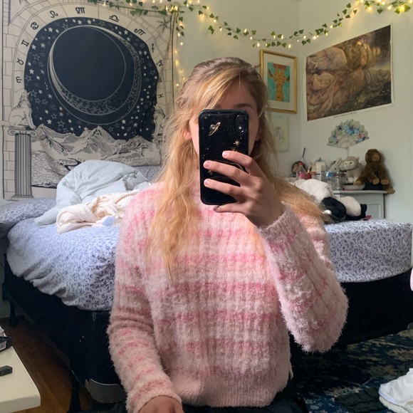 🌻 Pink Striped pastel Fuzzy Small 90s swea… - Picture 3 of 7